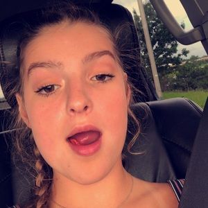 Meet your Posher, Maya